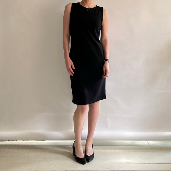 Vintage Dresses & Skirts - 90's Vintage Sleeveless Slinky Knee Length Dress